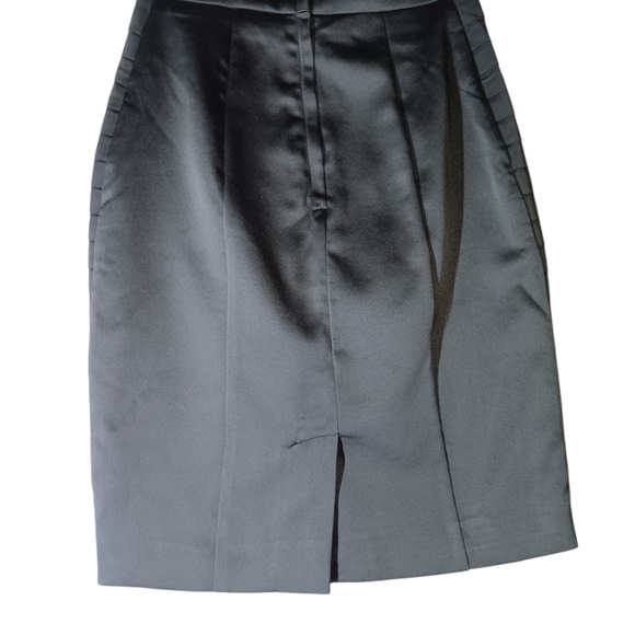 Elegant Black Skirt - Picture 3 of 6